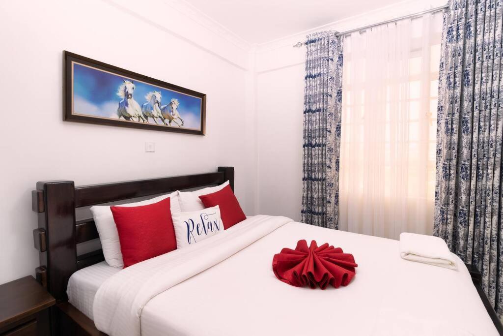Apartment Levi's Place 1044 California Plaza *