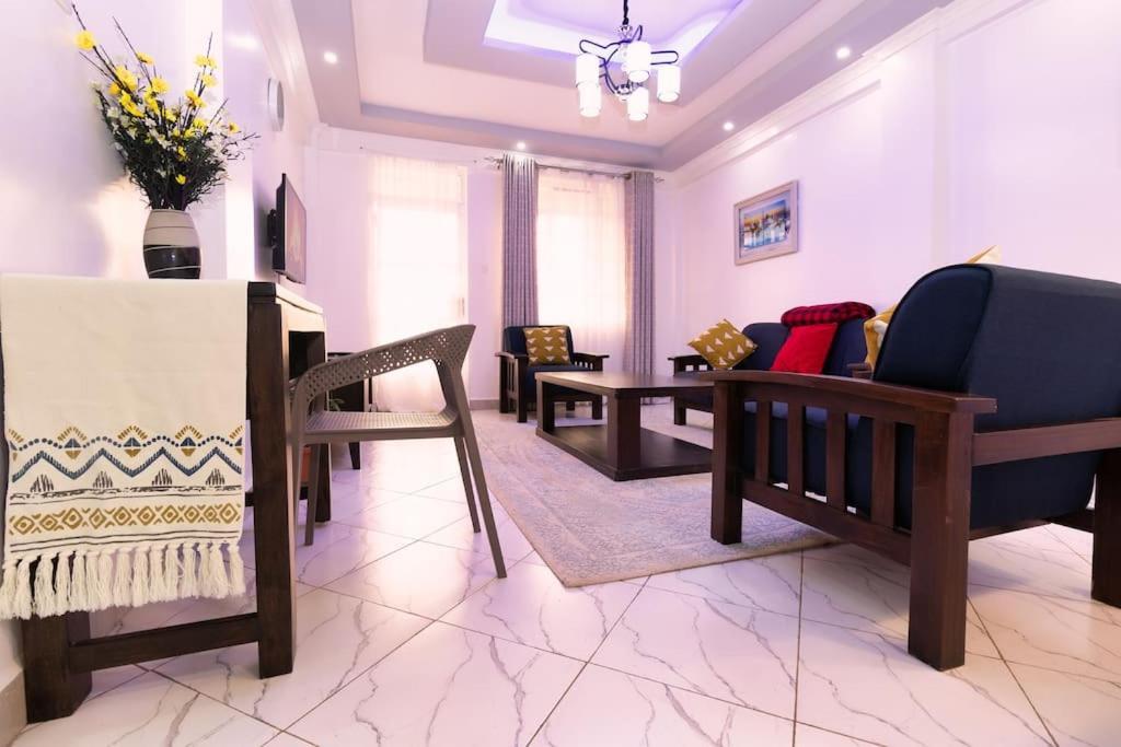 Apartment Levi's Place 1044 California Plaza *